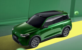 Недорогой кроссовер Leapmotor A10, он же глобальный Leapmotor B03X: показан интерьер