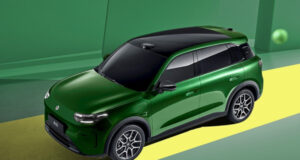 Недорогой кроссовер Leapmotor A10, он же глобальный Leapmotor B03X: показан интерьер