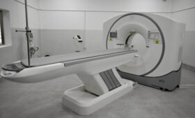 В городе Кызыл-Кия отсутствует аппарат МРТ, — депутат