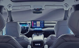 Таинственная новинка Toyota – это трёхрядный кроссовер, премьера – на следующей неделе