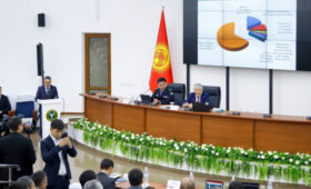 Таможня КР увеличила сборы в 6 раз и перечислила в бюджет 157 млдр сомов