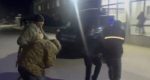 На скотном рынке Токмока торговали оружием. Задержаны подозреваемые