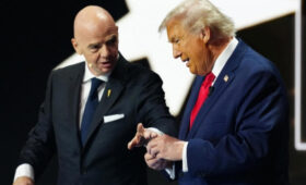 Президент ФИФА Инфантино под пристальным вниманием перед конгрессом УЕФА