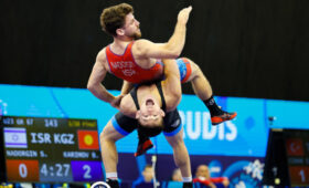 Баяман Каримов эффектно бросил чемпиона мира из Узбекистана. Видео