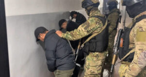 4,7 кг гашиша, 2 гранаты и 242 тыс. сомов: В Оше пресекли деятельность наркопреступной группы