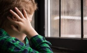 В Кыргызстане насчитывается более 3 тыс. детей с ментальными нарушениями, — Минсоцразвития