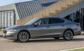 Пополнение в семействе: лифтбек Skoda Superb получил новую «начинку»