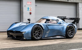 Способный ездить по потолку британский суперкар McMurtry Speirling готов к производству
