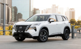 Ещё один обновлённый Nissan X-Trail: без спецверсий, зато моторная гамма – шире