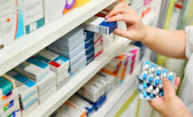 ФОМС возместил аптекам более 409 млн сомов за льготные лекарства