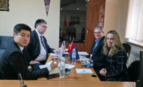 В КР подписывают соглашения с мировыми гигантами уровня Pfizer и Nasdaq