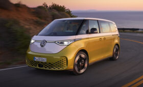 Volkswagen ID. Buzz стал ещё практичнее с новой перегородкой за вторым рядом сидений