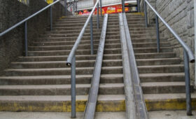 Матери детей с инвалидностью пожаловались омбудсмену на недоступную среду