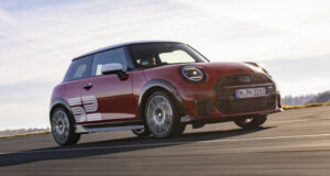 Трёхдверный хэтчбек Mini Cooper обзавёлся спецверсией 1965 Victory Edition