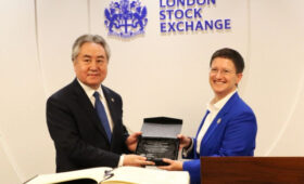 Глава МИД Кыргызстана посетил Лондонскую фондовую биржу