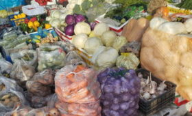 В Чуйском районе на ярмарке лук продают по 16 сомов