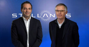 Полные итоги работы Stellantis в 2025 году: убытки, продажи, зарплаты топ-менеджеров