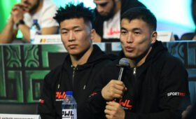 PWL 11: Махмудов и Кусака схватили друг друга за грудки. Видео