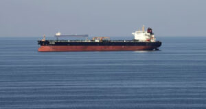 Нефть Brent подорожала на 10% из-за угрозы закрытия Ормузского пролива