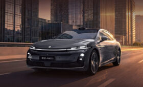 Седан Hyptec A800 от GAC выходит на рынок: необычное решение в салоне, полный привод и скидки