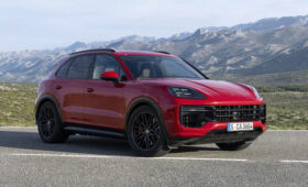 Стало известно, когда на рынок выйдет новый Porsche Cayenne с ДВС