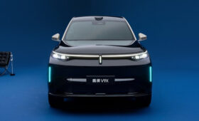 Флагманский кроссовер Wey V9X от Great Wall: фото салона и скандал