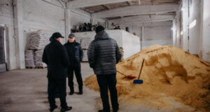 В Кыргызстане проверяют качество отечественных кормов для рыб