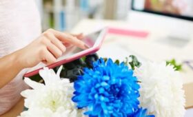 Бишкекчане стали чаще покупать цветы через интернет