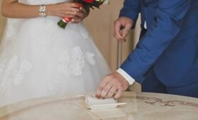 В Узбекистане введут льготы за поздние браки