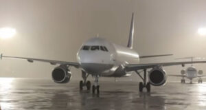 В Бишкек ночью прибыл эвакуационный рейс с кыргызстанцами из Омана