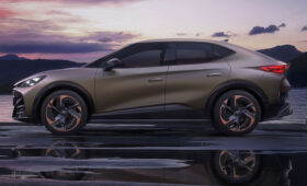 Кроссовер Cupra Tavascan получил новую стартовую версию и заметные изменения в салоне