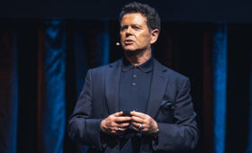 Jaguar Land Rover наконец-то подтвердила увольнение исчезнувшего главного дизайнера