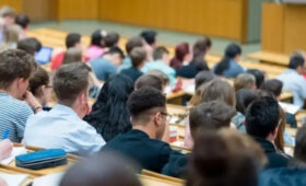 Садыр Жапаров отложил на год запуск масштабной ротации студентов