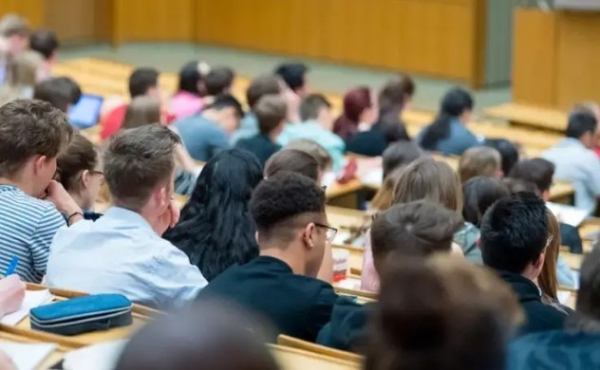 Садыр Жапаров отложил на год запуск масштабной ротации студентов