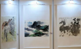 В Бишкеке открылась выставка китайской живописи «Свободный полёт лошади»