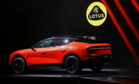 В Китае представлен plug-in гибридный кроссовер Lotus For Me с техникой от Zeekr