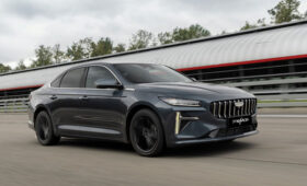 Бизнес-седан Geely Preface получил в России «придушенный» мотор: объявлены цены