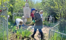 Российские учителя поддержали акцию по сохранению памятников Победы в КР