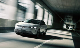 Продажи кроссовера Honda Insight стартуют в Японии, цена известна