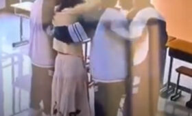 В Китае школьники спасли учительницу, которой стало плохо во время занятий