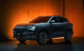 Кроссовер Soueast S06 стартует в России: есть полный привод