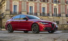 Новые Alfa Romeo Giulia и Stelvio могут получить «чистый» ДВС