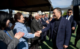 Президент Садыр Жапаров дал старт строительству 10 школ в Оше