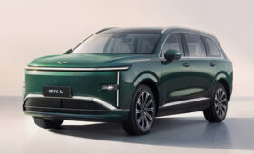 GM и SAIC готовят к премьере большой кроссовер Wuling Starlight L в новом стиле