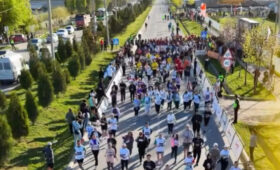 Двух победителей забега в Бишкеке дисквалифицировали. Они срезали дистанцию на 1 км