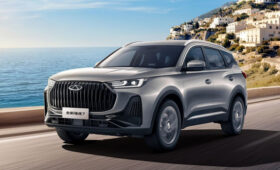 Chery Tiggo 7: рестайлинг самого доступного кроссовера и новая версия на базе Omoda C7