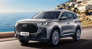 Chery Tiggo 7: рестайлинг самого доступного кроссовера и новая версия на базе Omoda C7