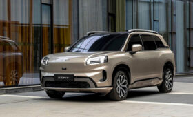 В России начались продажи нового кроссовера GAC Aion V