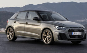 Маленький хэтчбек Audi A1 и компактный кроссовер Q2 покинули конвейер