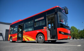 Китайская компания Geely презентовала свои электробусы мэру Бишкека